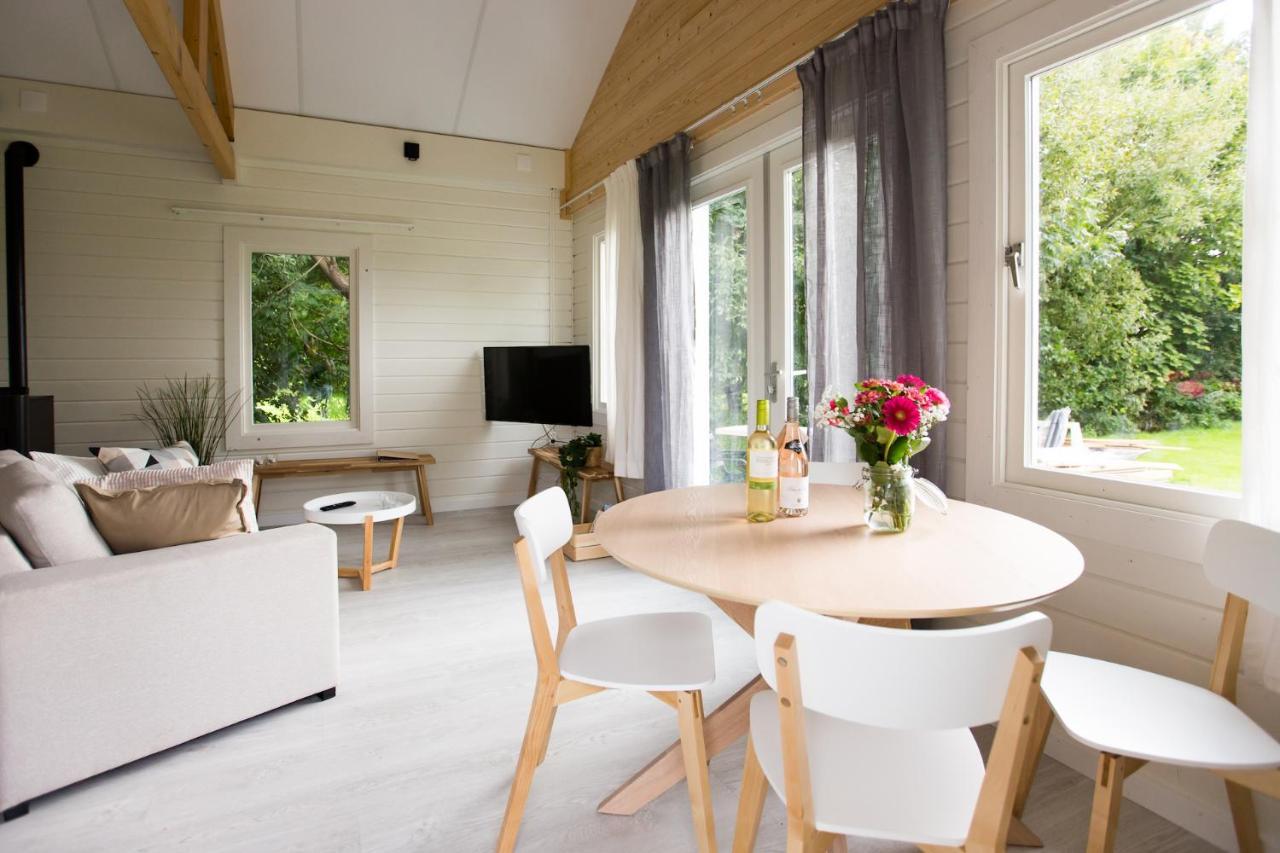 Chalet Met Loft - Vakantiepark De Schreiershoek Dokkum Exterior photo